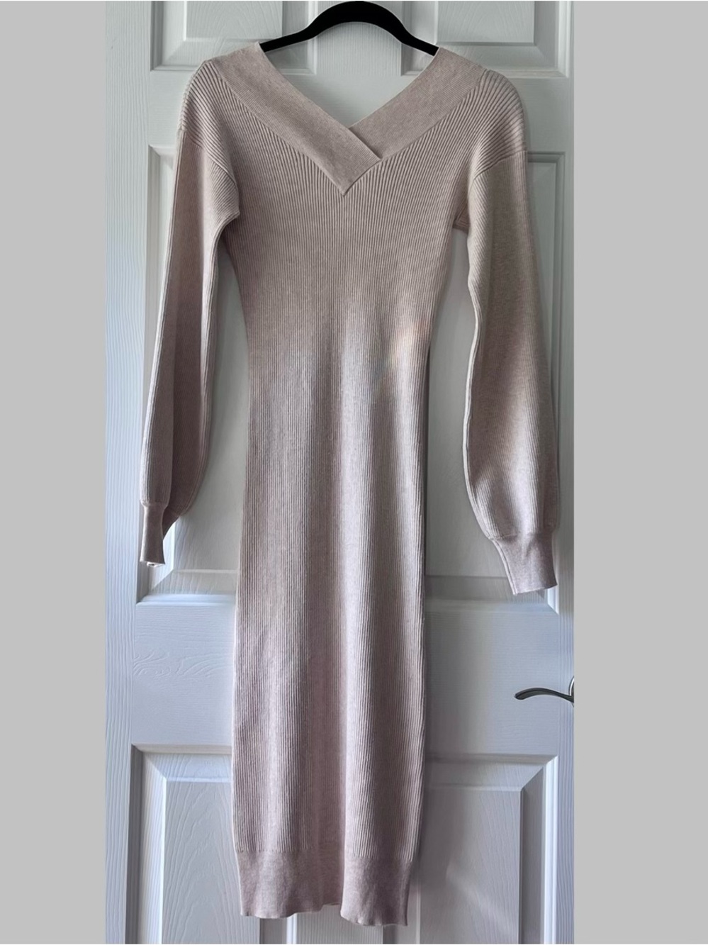 Hippie Rose Long Sleeve V‑Neck Ribbed Knit Dress in Blush